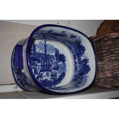 1429 - Large blue & white footbath 16 1/2