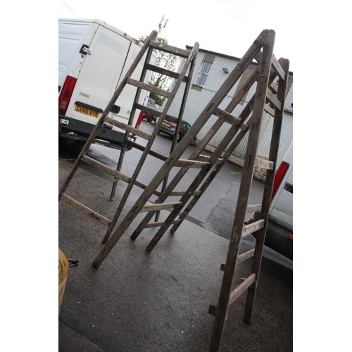 183 - 3 large vintage platform trestles 82