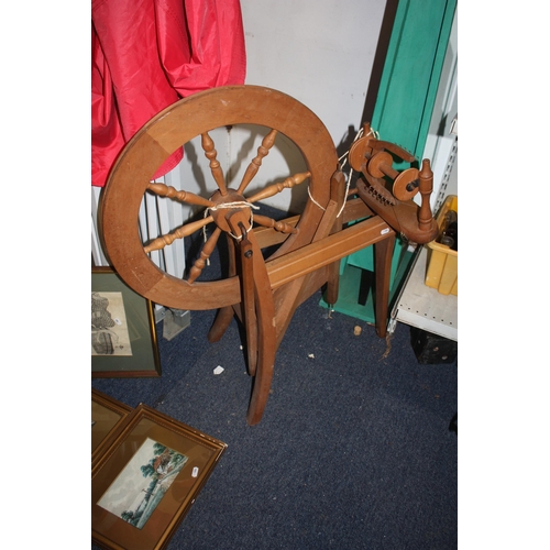 1451 - Light oak spinning wheel 34