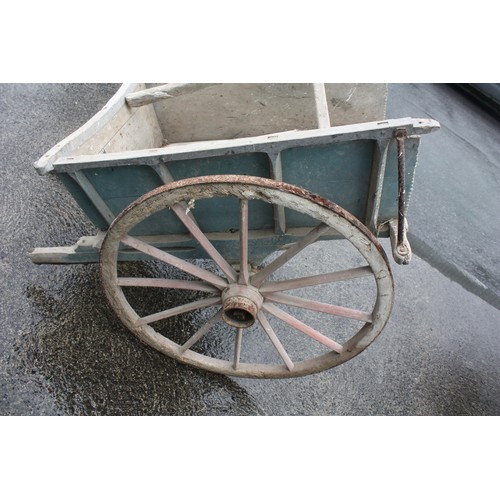 184 - Small animal wooden cart, wheels 33