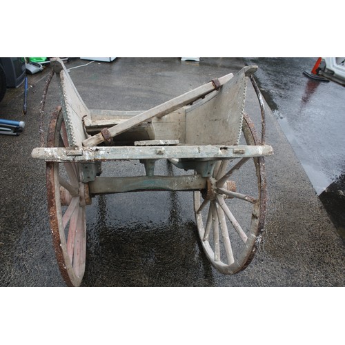 184 - Small animal wooden cart, wheels 33