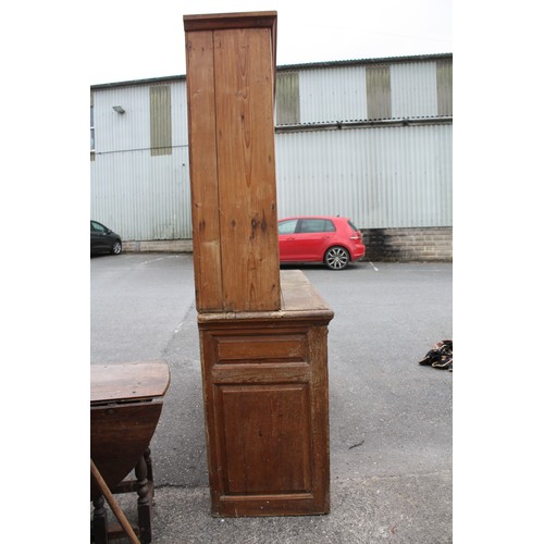 1462 - Large pine country dresser 81 1/2