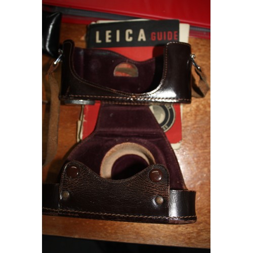 1309 - Leica 1936 Illa Ernst Leitz Wetzler camera with case & book, postage to UK address RMSD £16:65