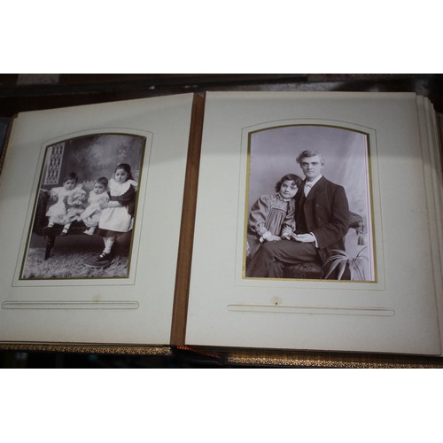 1245 - Victorian photo album with photos,
postage Royal Mail Special Delivery £ 14:65