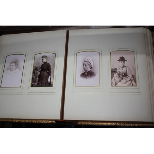 1245 - Victorian photo album with photos,
postage Royal Mail Special Delivery £ 14:65