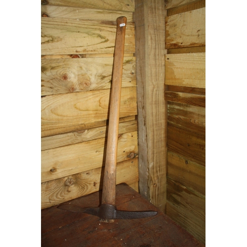 81 - Vintage mattock