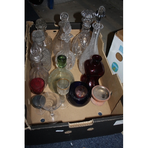 464 - Box assorted decanters & glasses