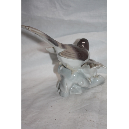 742 - Lladro bird group 7