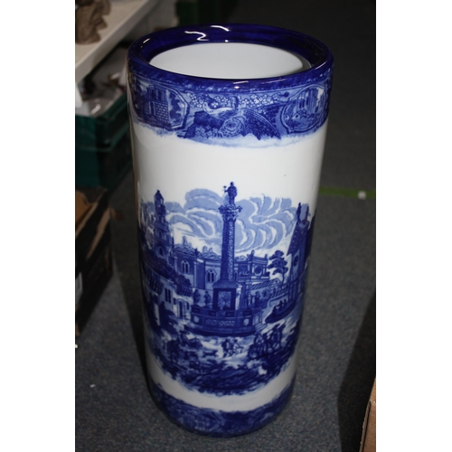 814 - Blue & white umbrella stand 17 1/2