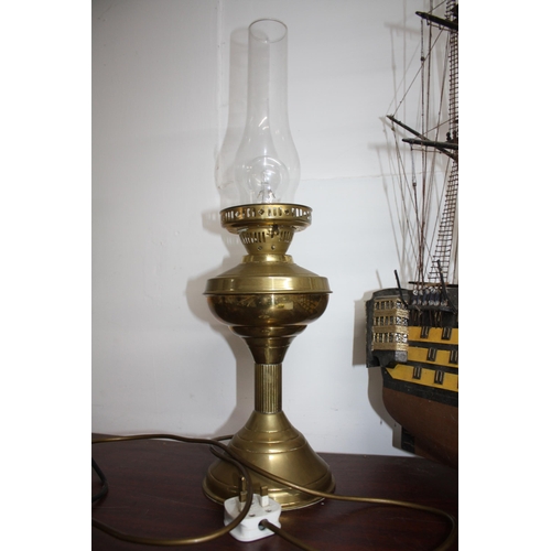 819 - Oil lamp shaped table lamp 22