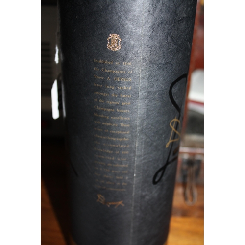 975 - Sealed Veuve A. Devaux bottle champagne