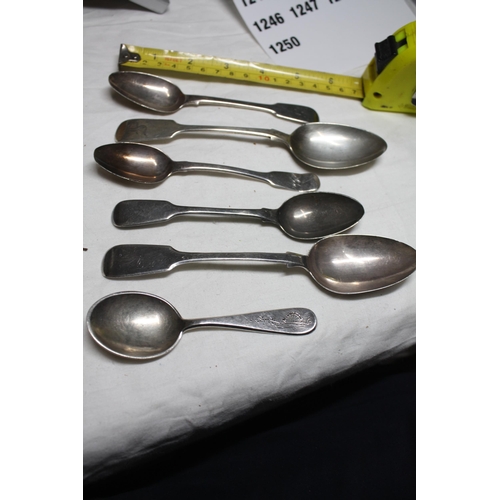 1229 - Assorted silver spoons 115 grammes  & 1 800 standard 30 grammes