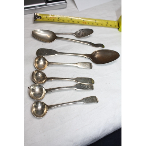 1230 - Assorted silver spoons 95 grammes