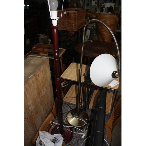 1497 - Standard lamp & adjustable metal lamp