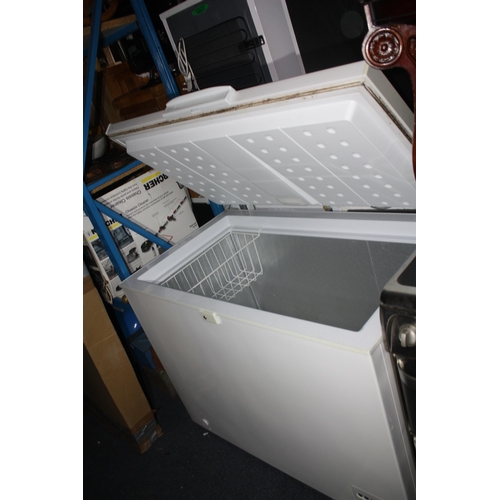 Hotpoint chest freezer 44" w.