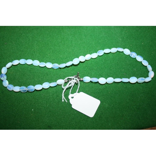 838 - Blue bead necklace