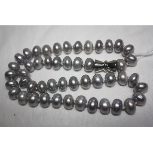 833 - Grey bead necklace