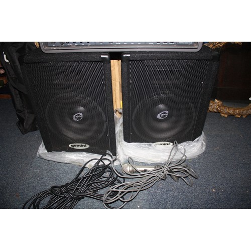 1122 - Renegade PA system powered mixer Gemini speakers on stands, microphone & leads