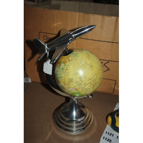 1120 - Chrome airoplane globe 12