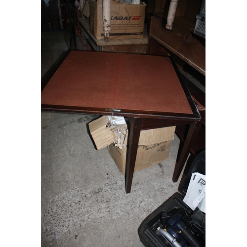 1442 - Foldover card table- scratches to top 29