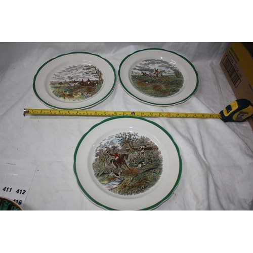 544 - 3 Spode The Hunt plates 10