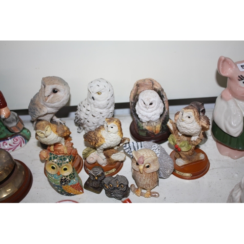 565 - Assorted china & resin Owls etc tallest 6