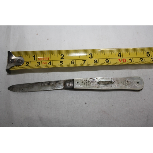 1093 - Silver & mother of pearl penknife 4 1/2