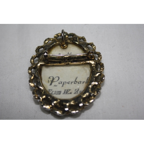 1165 - Oval pictorial brooch