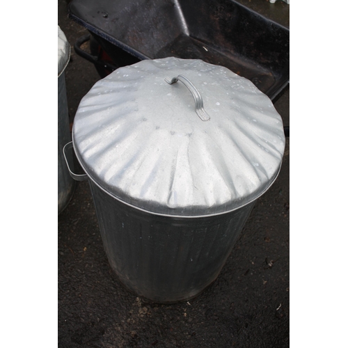 152 - Galvanised dustbin & lid