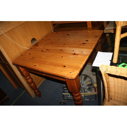 1703 - Square pine kitchen table 30