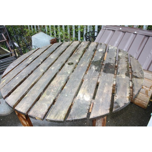 60 - Heavy duty garden table- legs can be unscrewed 46