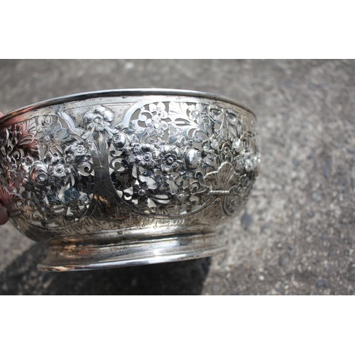 1110 - Silver 800 standard pierced bowl 638 grammes 9