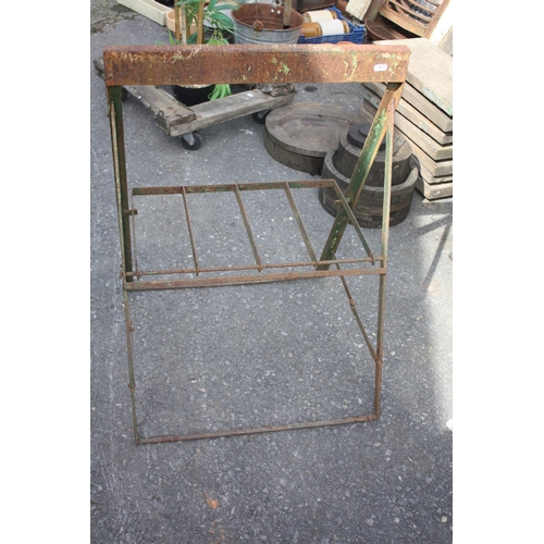 52 - Vintage metal folding stand 31 1/2