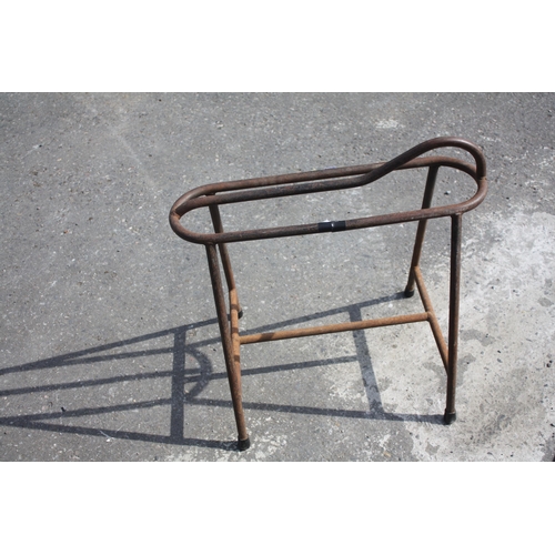 85 - Metal saddle stand 24