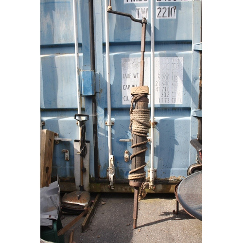 203 - Approx. 8' well handle a/f