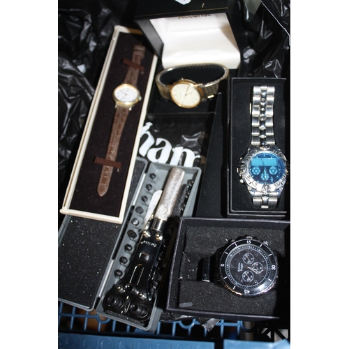 523 - 4 watches & watch opening kit