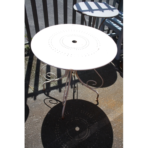 1H - Pierced metal  bistro table 28