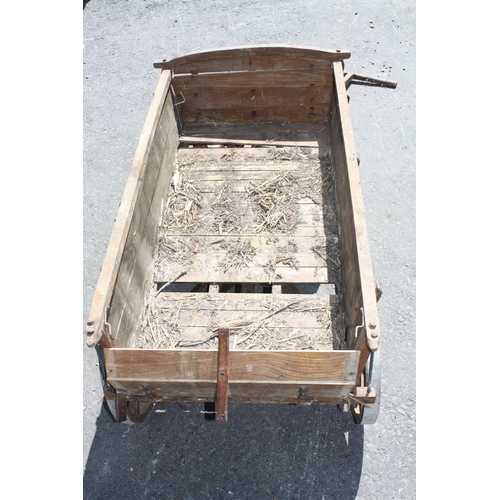 1M - Vintage wooden cart 39