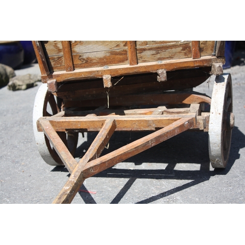 1M - Vintage wooden cart 39