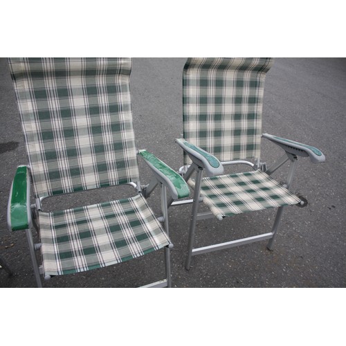 409 - Set 4 folding deck chairs