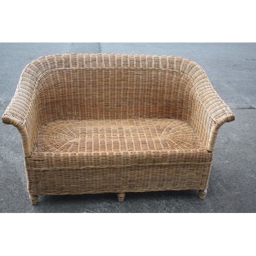 1809 - Wicker couch with cushion 49