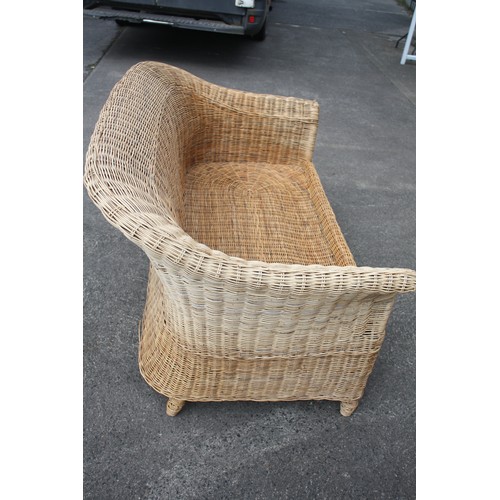 1809 - Wicker couch with cushion 49