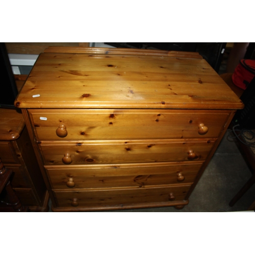 1725 - Pine chest 4 straight drawers 37