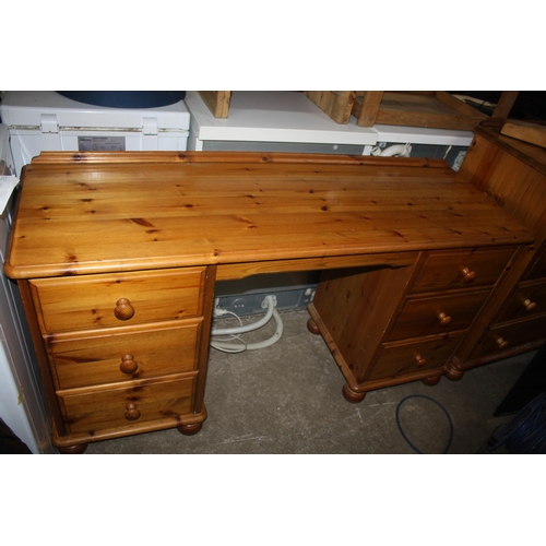 1728 - Pine kneehole desk/ dressing table 30