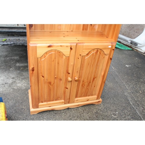 1795 - Pine bookcase with cupboard under 71 1/2