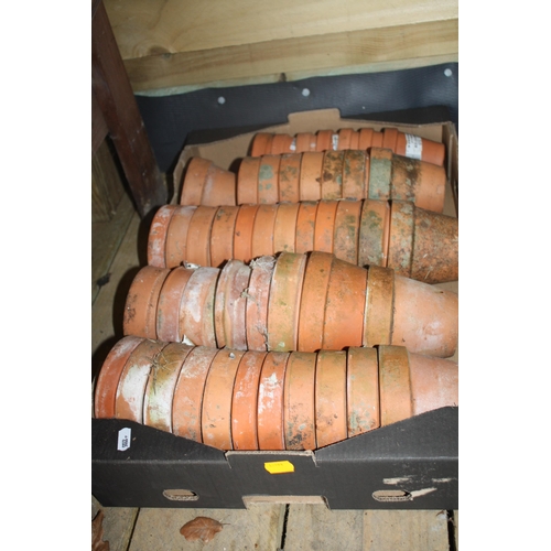 192 - Box numerous terracotta pots