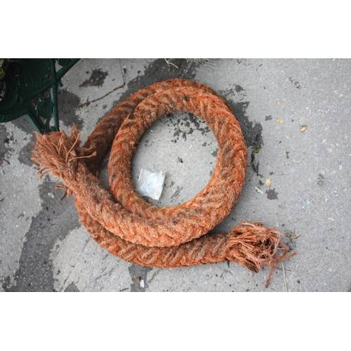 208 - Small coil thick rope 3