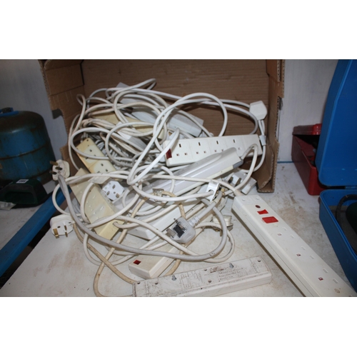 315 - Box numerous extension leads