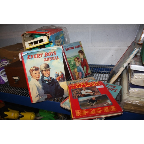 551 - Box toys inc. Toymobil bus, assorted annuals & table lamp