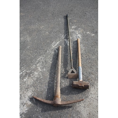 50G - Sledge hammer, pickaxe etc